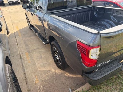 2023 Nissan Titan SV