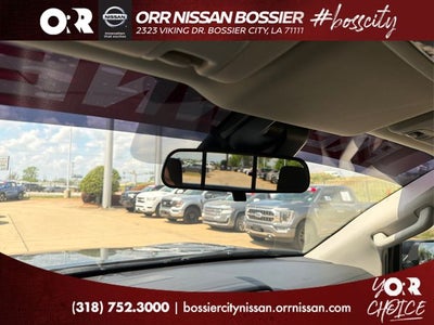 2023 Nissan Titan SV