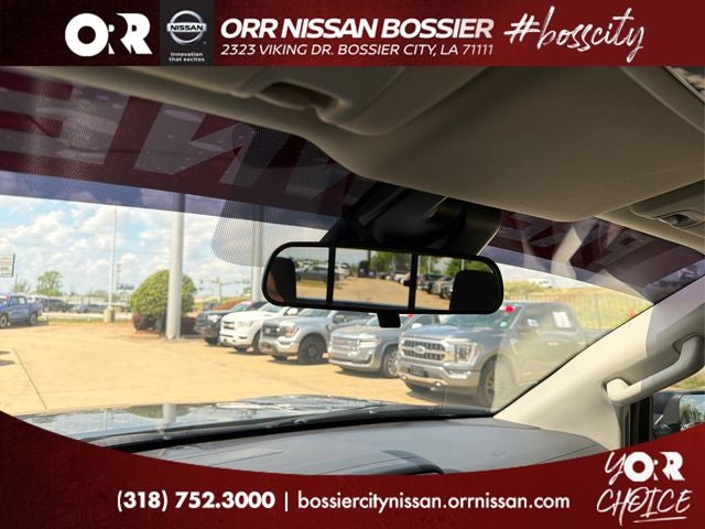 2023 Nissan Titan SV