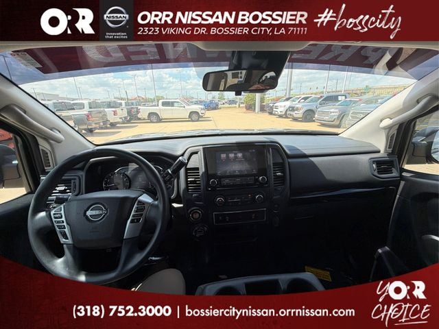 2023 Nissan Titan SV