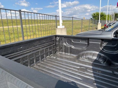 2023 Nissan Titan SV