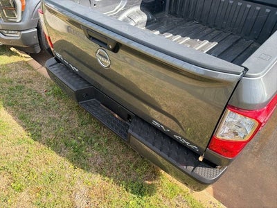 2023 Nissan Titan SV