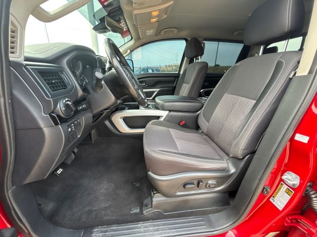 2022 Nissan Titan SV
