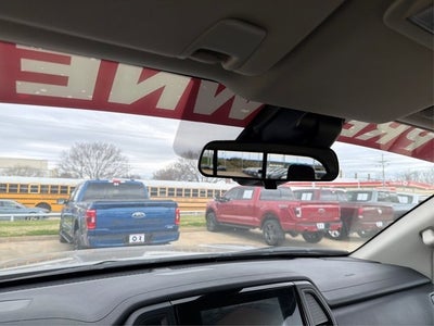 2023 Nissan Titan SV