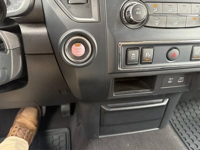 2023 Nissan Titan SV