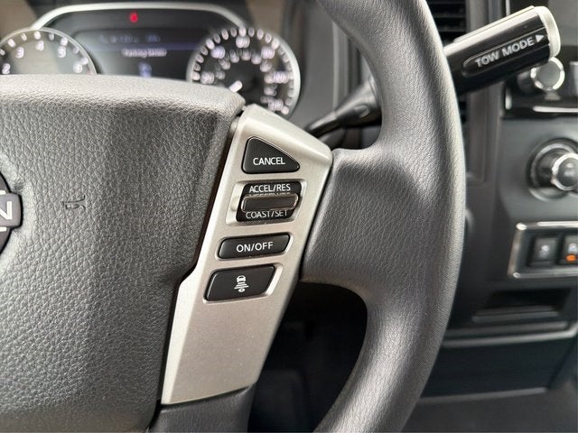 2023 Nissan Titan SV