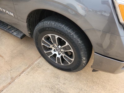 2023 Nissan Titan SV