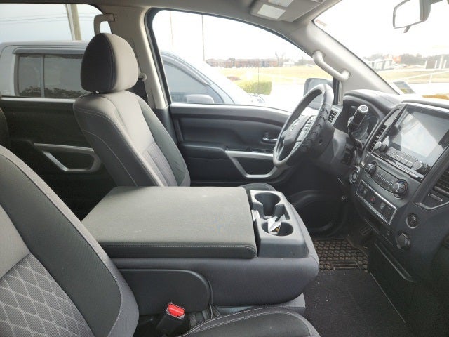 2023 Nissan Titan SV