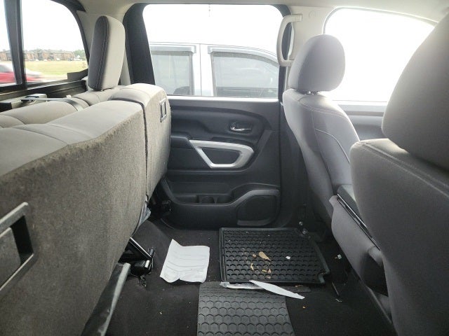 2023 Nissan Titan SV