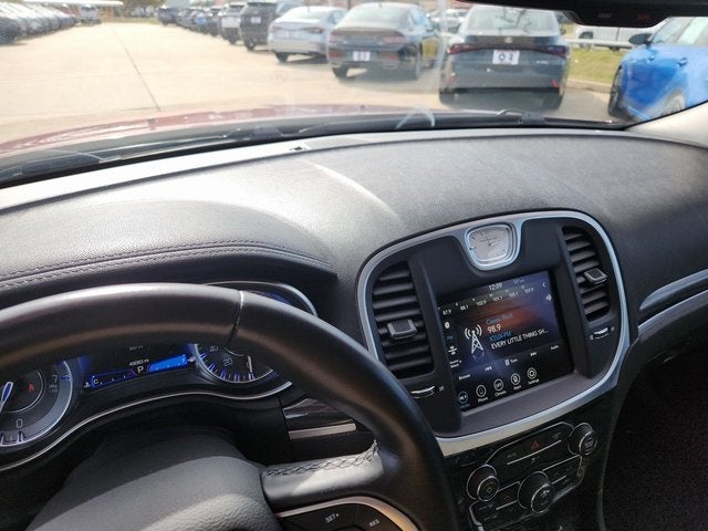 2022 Chrysler 300 Touring