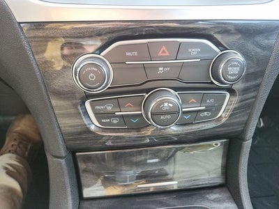 2022 Chrysler 300 Touring