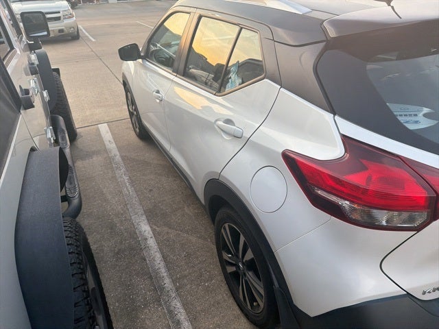 2020 Nissan Kicks SR