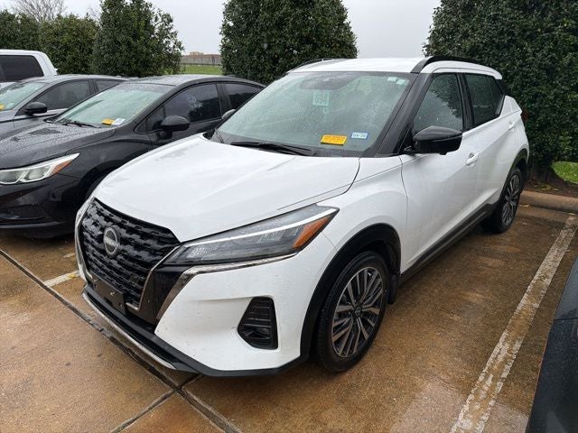2023 Nissan Kicks SR