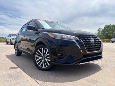 2023 Nissan Kicks SR