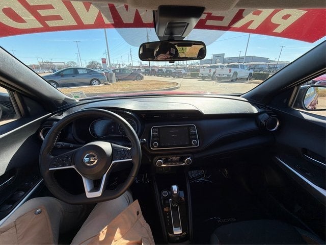 2020 Nissan Kicks SR