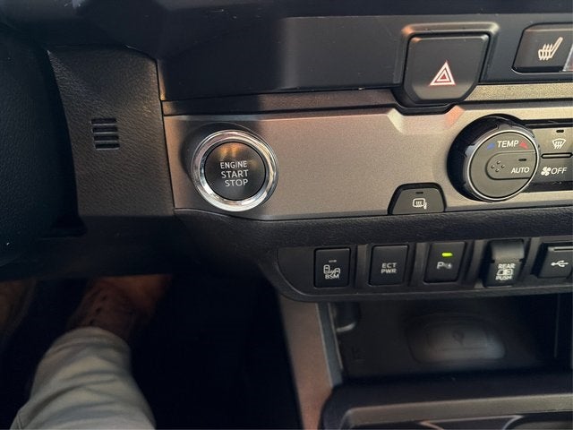 2020 Toyota Tacoma SR5 V6