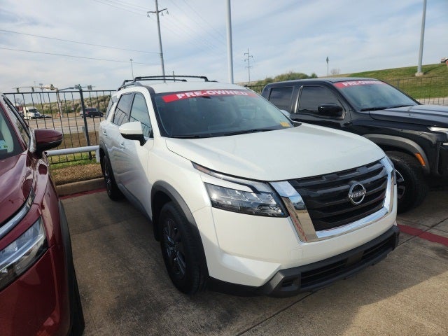 2024 Nissan Pathfinder SV