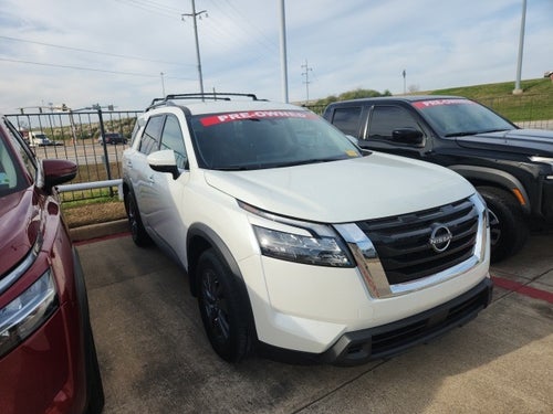 2024 Nissan Pathfinder SV
