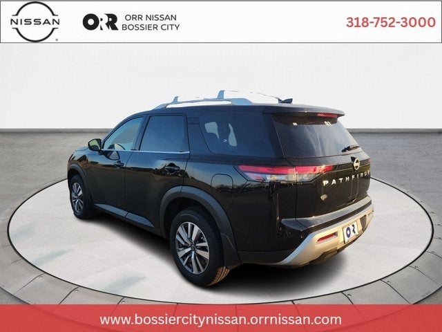2025 Nissan Pathfinder SL