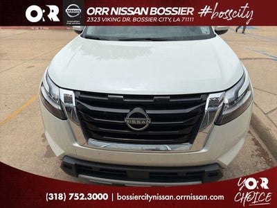 2024 Nissan Pathfinder SL