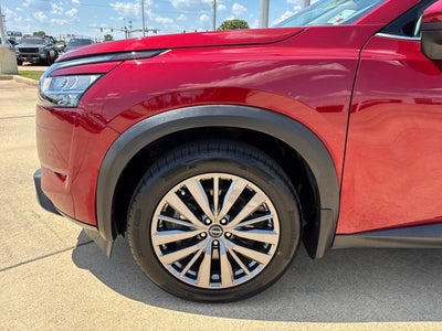 2024 Nissan Pathfinder SL