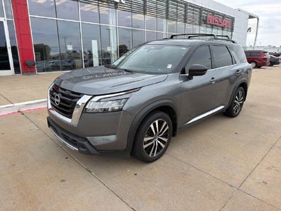 2024 Nissan Pathfinder Platinum