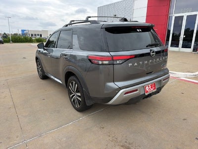 2024 Nissan Pathfinder Platinum