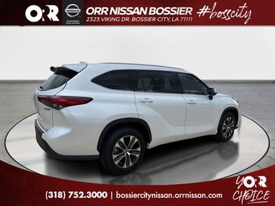 2022 Toyota Highlander Hybrid XLE