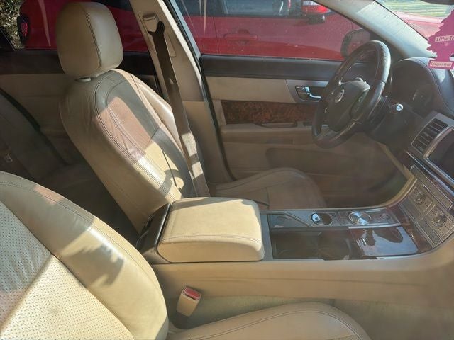 2010 Jaguar XF Premium